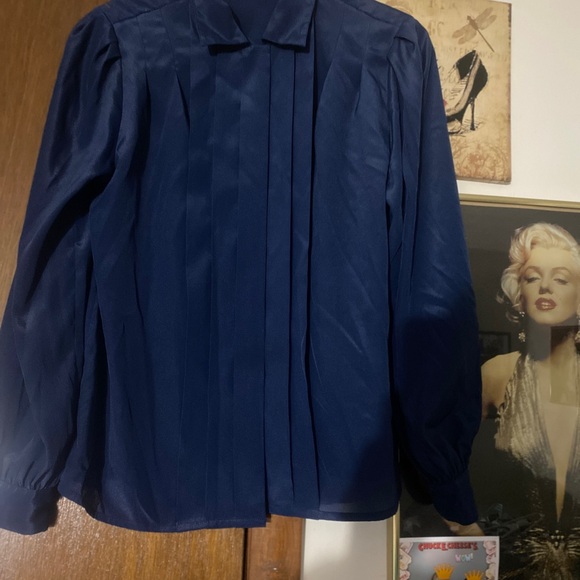 Kristen Blue Blouse 💙 willow Ridge bundle 💚2 for 1 price $$ - Picture 6 of 12